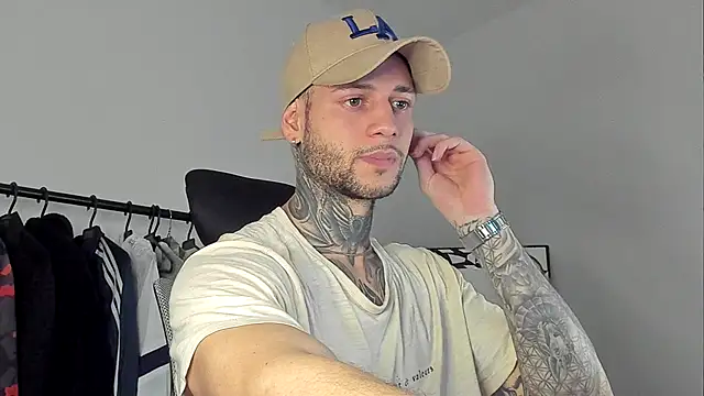  jamesleandros1 online show from 10/23/25, 12:42