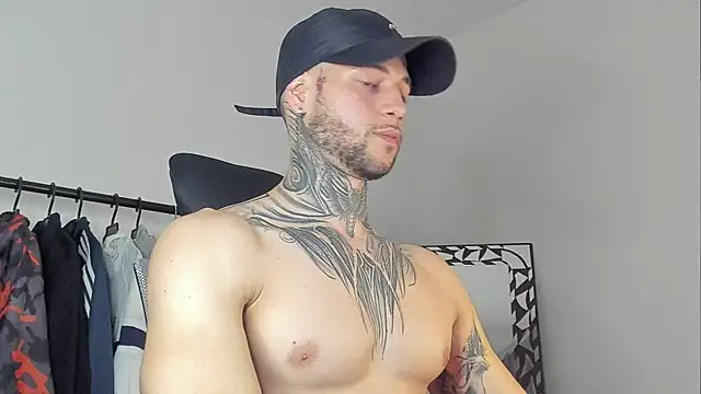  jamesleandros1 online show from 11/04/25, 01:53