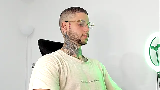  jamesleandros1 online show from 10/01/25, 08:57