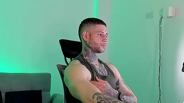  jamesleandros1 online show from 07/18/26, 06:49