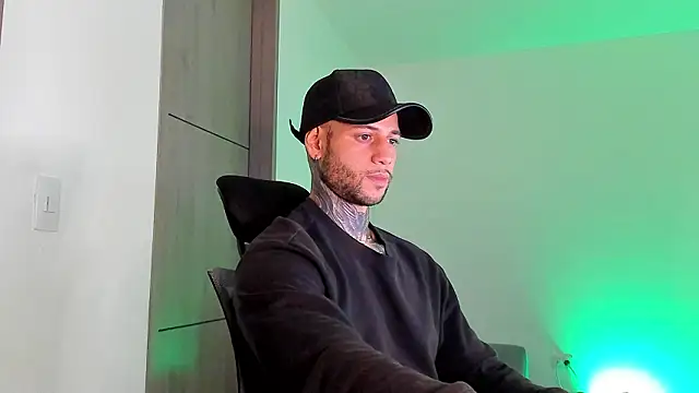  jamesleandros1 online show from 03/23/26, 02:11