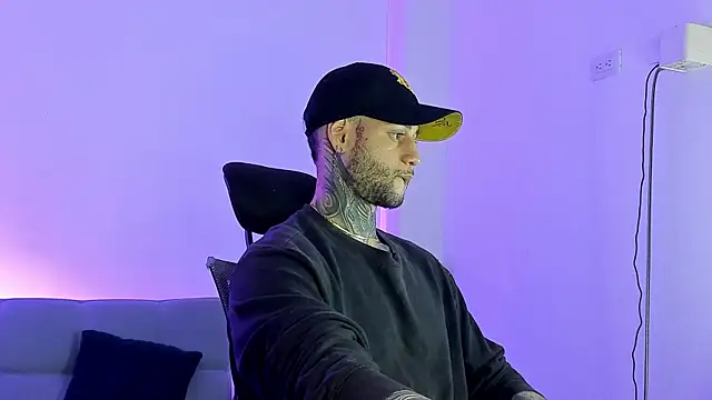  jamesleandros1 online show from 06/19/26, 03:34