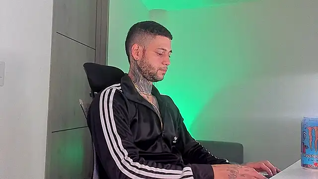  jamesleandros1 online show from 05/10/26, 03:14