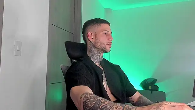  jamesleandros1 online show from 05/31/26, 03:56