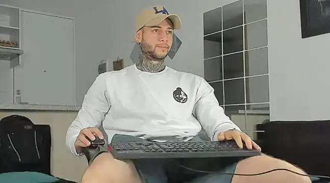  jamesleandros1 online show from 01/06/25, 01:08