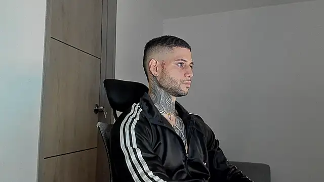 jamesleandros1 online show from 06/10/26, 01:18
