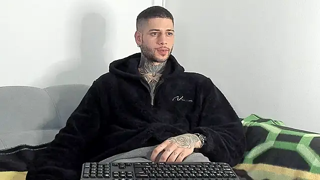  jamesleandros1 online show from 11/28/25, 12:38