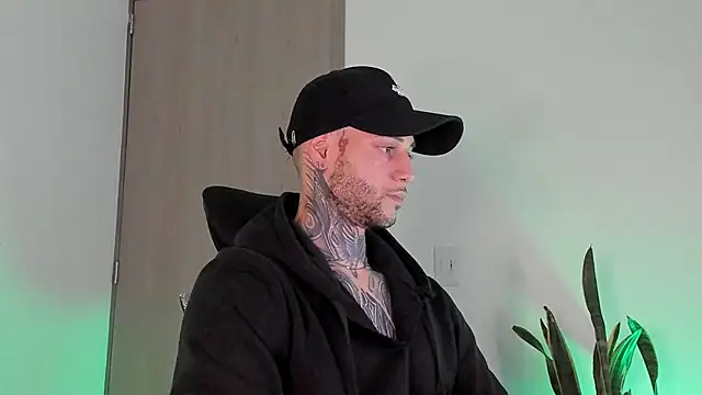  jamesleandros1 online show from 02/17/26, 03:15