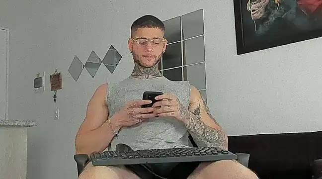  jamesleandros1 online show from 03/01/25, 08:32