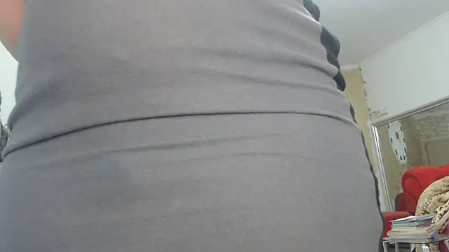 Snapshot of AnnaBellaLuckyXOXO chatting on 12/05/25, 12:59 AnnaBellaLuckyXOXO online show from 12/05/25, 12:59