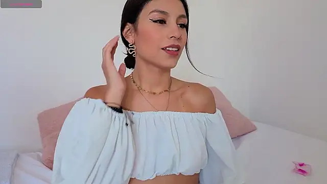 PIA STONE online show from 03/04/26, 08:05