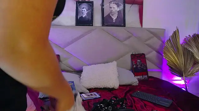 SabinaMerchetti online show from 09/25/25, 03:01