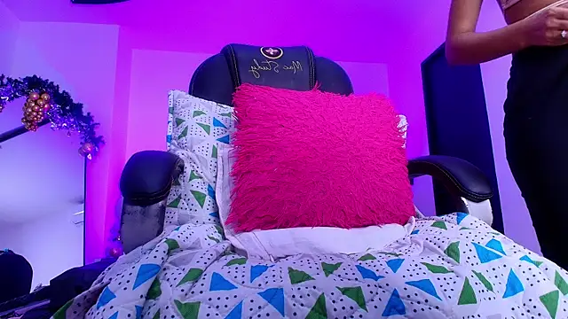 naomi kyse online show from 12/20/25, 03:09