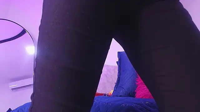 naomi kyse online show from 11/11/25, 03:23