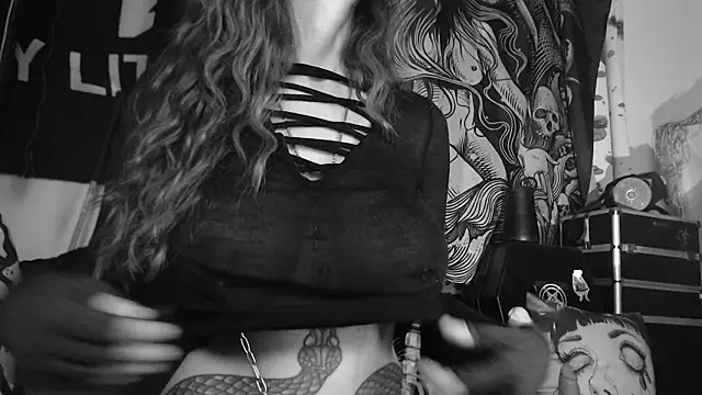 Snapshot of Silentmary chatting on 02/06/26, 02:02 Silentmary online show from 02/06/26, 02:02