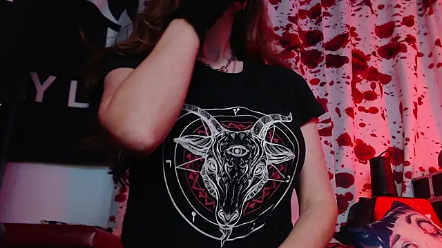 Snapshot of Silentmary chatting on 10/28/25, 01:28 Silentmary online show from 10/28/25, 01:28