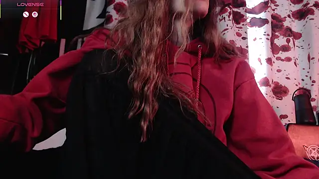 Snapshot of Silentmary chatting on 11/24/25, 04:18 Silentmary online show from 11/24/25, 04:18