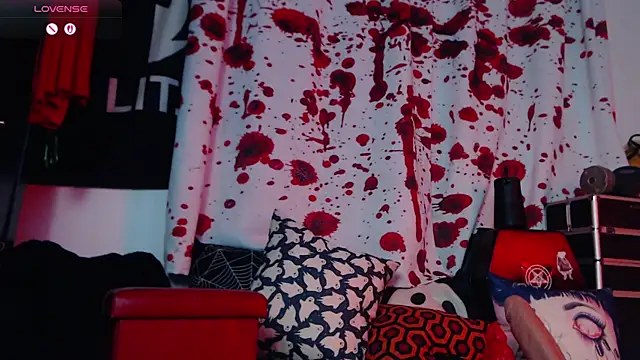 Snapshot of Silentmary chatting on 11/28/25, 01:39 Silentmary online show from 11/28/25, 01:39