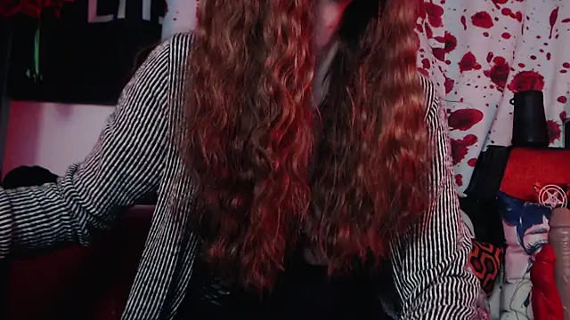 Snapshot of Silentmary chatting on 12/01/25, 05:30 Silentmary online show from 12/01/25, 05:30