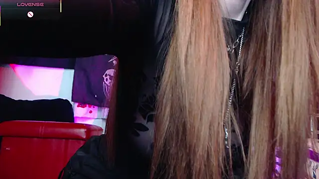 Snapshot of Silentmary chatting on 01/12/26, 03:57 Silentmary online show from 01/12/26, 03:57