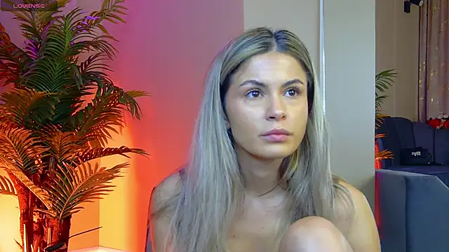 Avril Cyrus online show from 11/24/25, 08:14