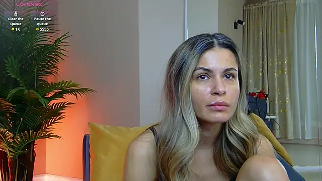 Avril Cyrus online show from 02/25/26, 08:03