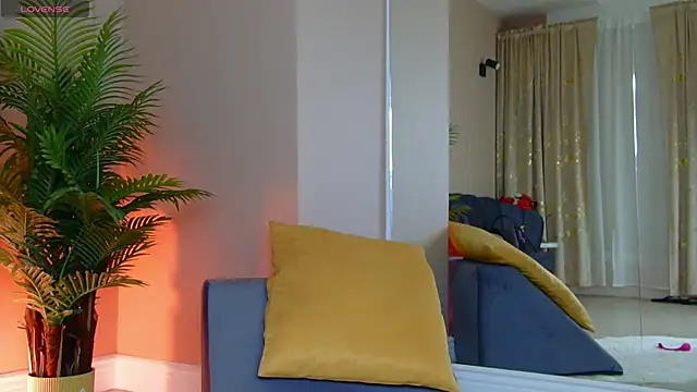 Avril Cyrus online show from 03/13/26, 07:35