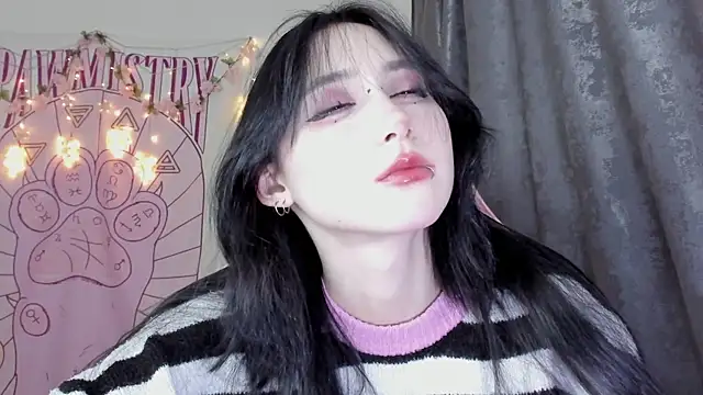 Holy420lolii online show from 11/16/25, 07:29