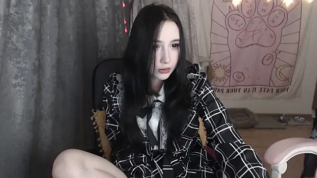 Snapshot of Holy420lolii chatting on 01/21/25, 06:12 Holy420lolii online show from 01/21/25, 06:12