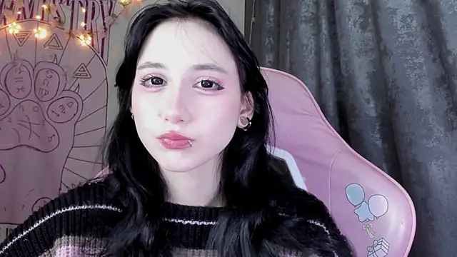 Holy420lolii online show from 11/15/25, 04:11