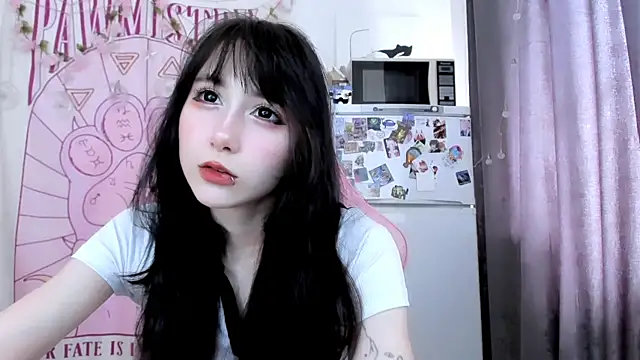 Snapshot of Holy420lolii chatting on 06/12/26, 01:09 Holy420lolii online show from 06/12/26, 01:09