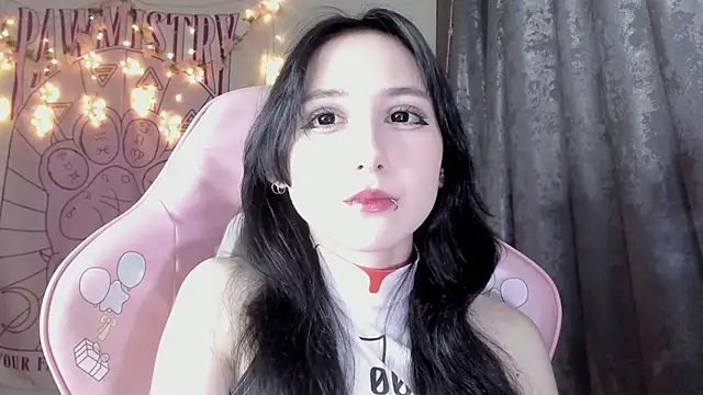 Snapshot of Holy420lolii chatting on 11/09/25, 06:45 Holy420lolii online show from 11/09/25, 06:45