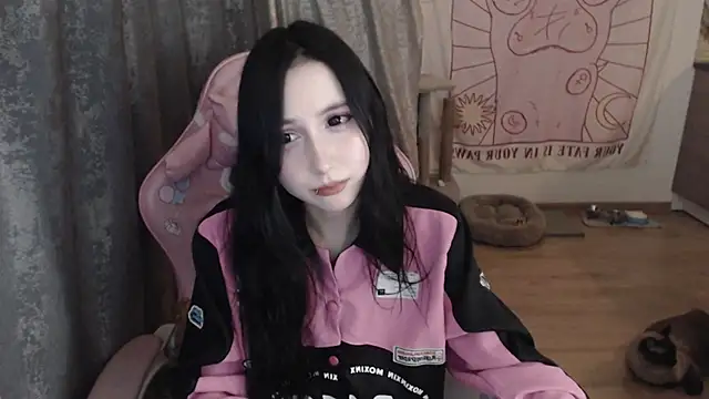 Snapshot of Holy420lolii chatting on 02/06/25, 05:40 Holy420lolii online show from 02/06/25, 05:40