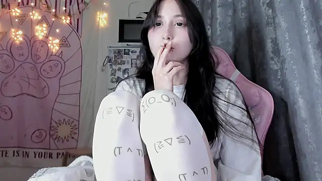 Snapshot of Holy420lolii chatting on 10/23/25, 08:29 Holy420lolii online show from 10/23/25, 08:29