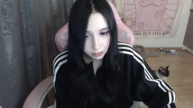 Snapshot of Holy420lolii chatting on 02/06/25, 08:45 Holy420lolii online show from 02/06/25, 08:45