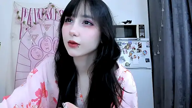 Snapshot of Holy420lolii chatting on 06/10/26, 05:25 Holy420lolii online show from 06/10/26, 05:25