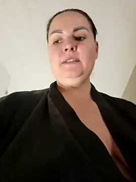 GeorgiaLerox online show from 11/21/25, 12:15