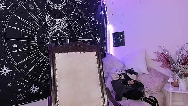 Eva Lee  online show from 02/18/26, 08:55