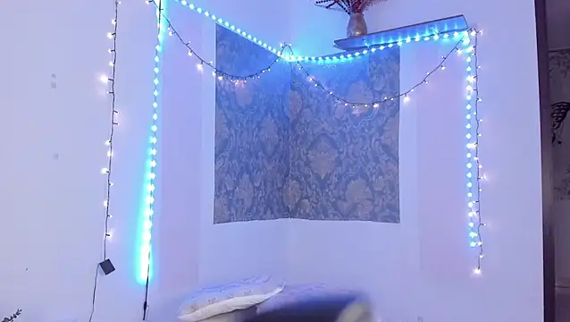 Eva Lee  online show from 04/07/26, 10:06