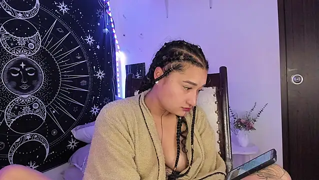 Eva Lee  online show from 02/05/26, 09:27