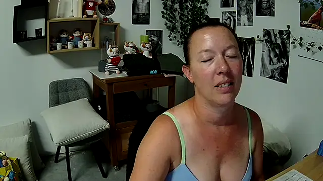 Snapshot of AnyaKrey@xh chatting on 07/06/26, 11:39 AnyaKreyxh online show from 07/06/26, 11:39
