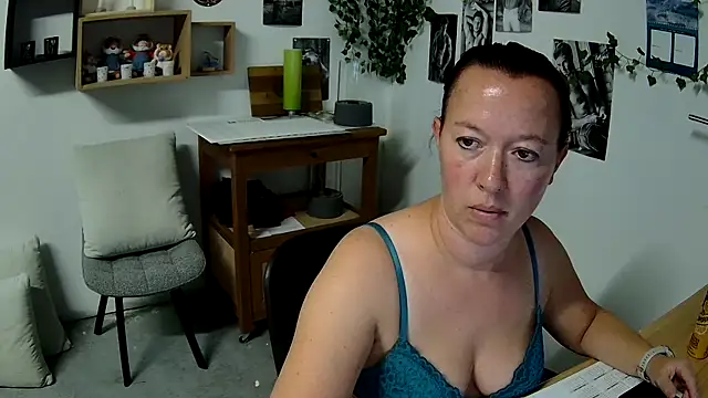 AnyaKreyxh online show from 10/26/25, 12:27