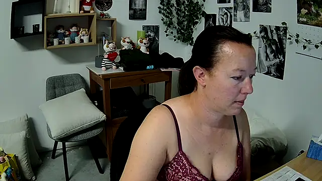 Snapshot of AnyaKrey@xh chatting on 06/15/26, 11:21 AnyaKreyxh online show from 06/15/26, 11:21