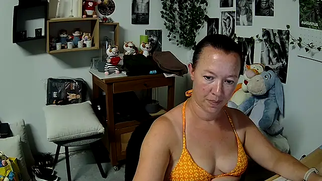 Snapshot of AnyaKrey@xh chatting on 08/04/26, 11:15 AnyaKreyxh online show from 08/04/26, 11:15