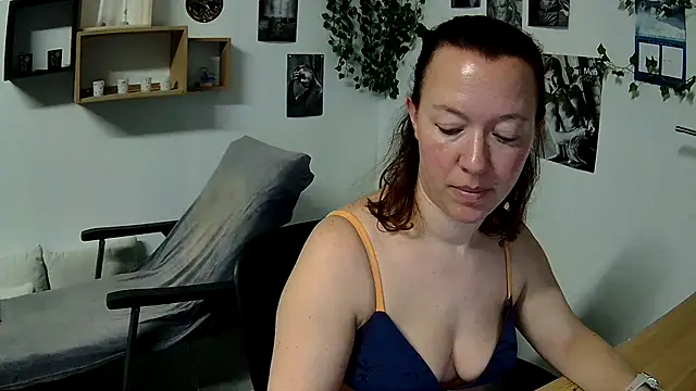 AnyaKreyxh online show from 02/12/25, 01:59