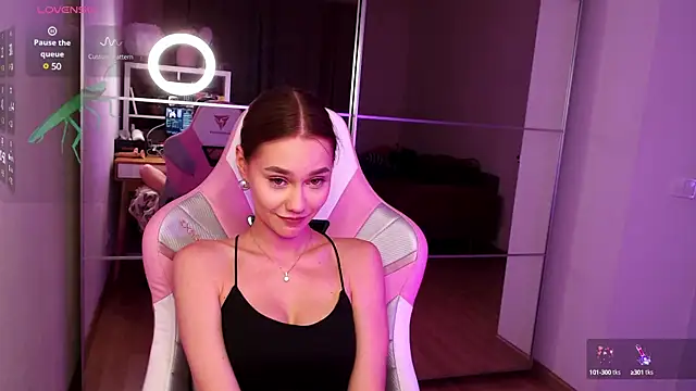 Snapshot of Meow_Sophie chatting on 01/06/25, 07:45 Meow Sophie online show from 01/06/25, 07:45