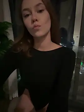 Snapshot of Meow_Sophie chatting on 02/23/25, 03:29 Meow Sophie online show from 02/23/25, 03:29