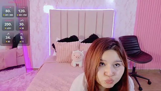 Snapshot of Hanaa_rosse chatting on 10/15/25, 01:08 Hanaa rosse online show from 10/15/25, 01:08