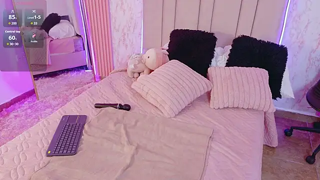 Hanaa rosse online show from 11/08/25, 01:36