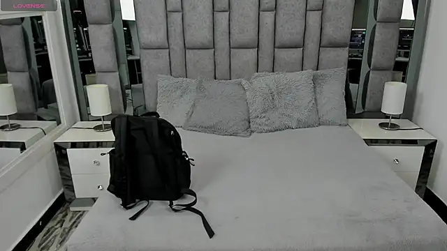 EMMAHILL1 online show from 11/28/25, 11:10